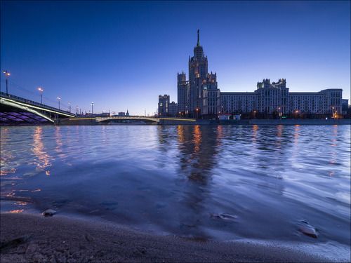 Россия. Москва. Сталинская высотка на Котельнической.