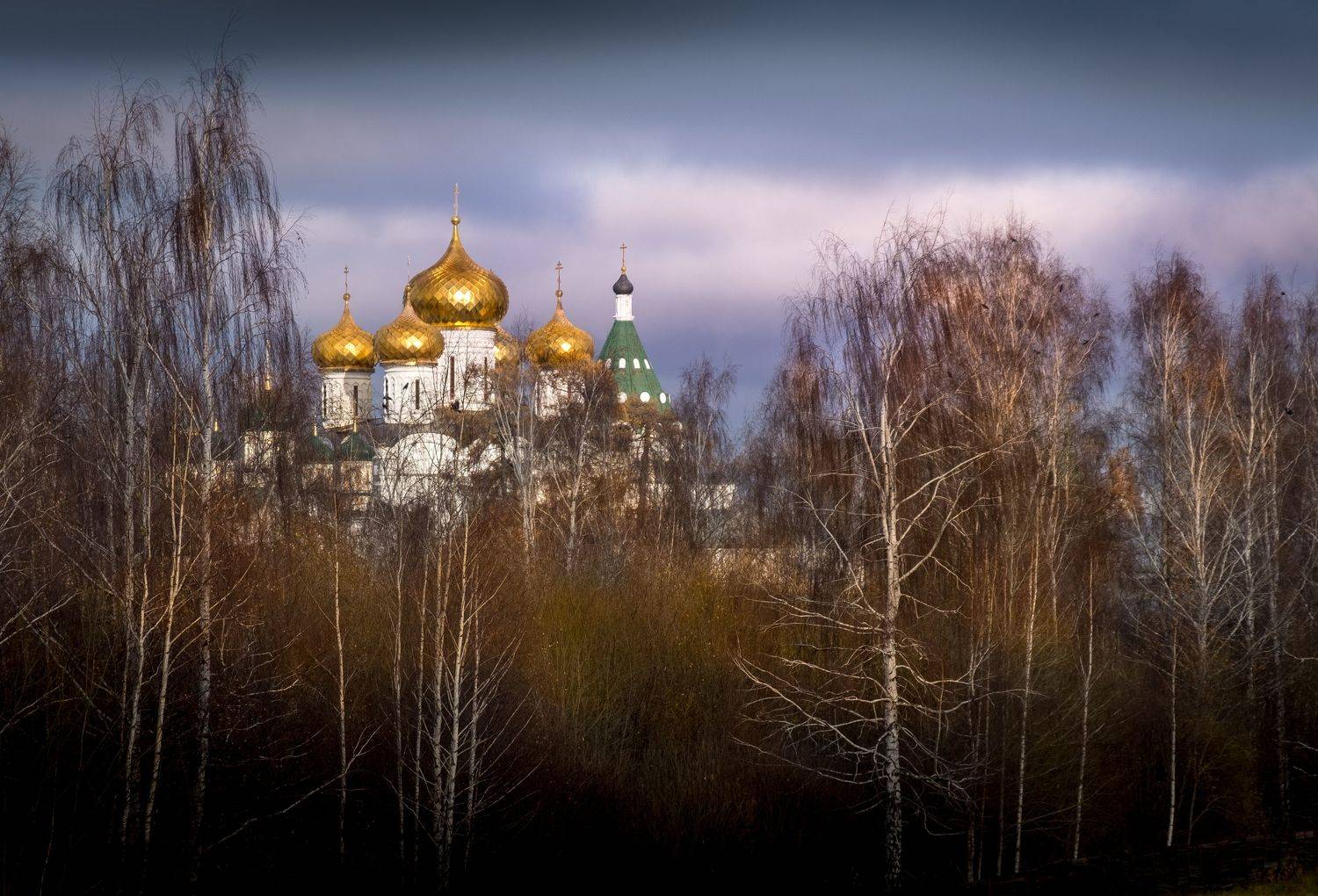 Там, за лесами.... Автор: Демкина Надежда кострома, купала, храм, ипатьевский монастырь, ноябрь, нд, россия православная, русь, кострома нд, kostroma, kupala, temple, ipatievsky monastery, november, orthodox russia, russia, святая русь нд, святая русь, осень, что такое осень?, Демкина Надежда