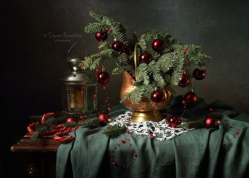 натюрморт, новый год, рождество, нобилис,  игрушки, яблоки, гранат Новогодние картинкиphoto preview