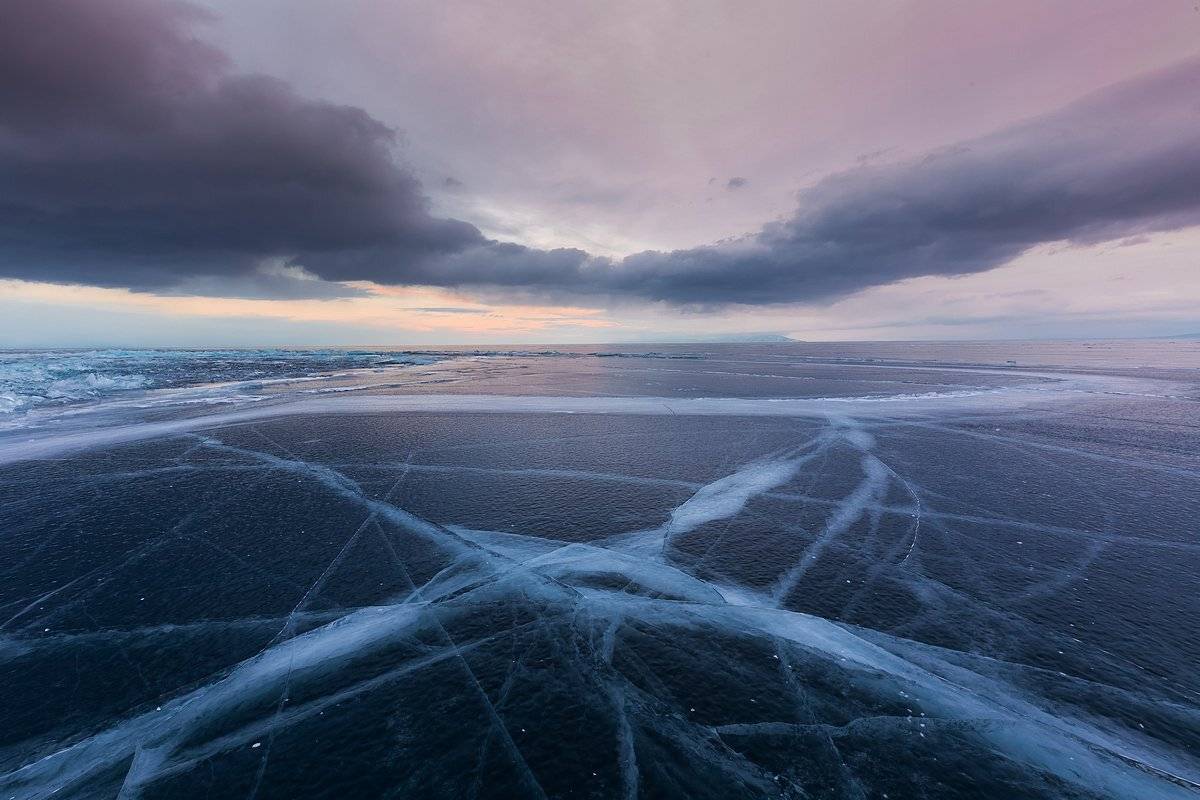 Гармония неба и льда. Автор: Кирилл Уютнов baikal, байкал, иркутская область, лед, ольхон, Кирилл Уютнов