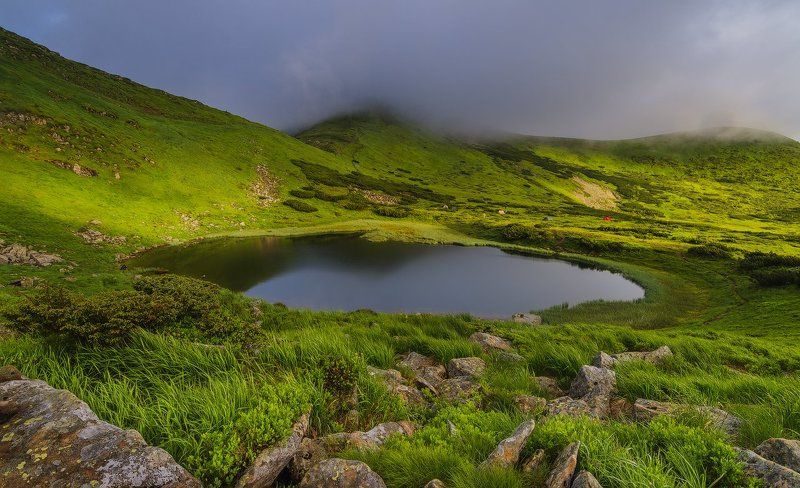 горы, карпаты, озеро, несамовитое, рассвет, камни, жереп Место принятия решенийphoto preview