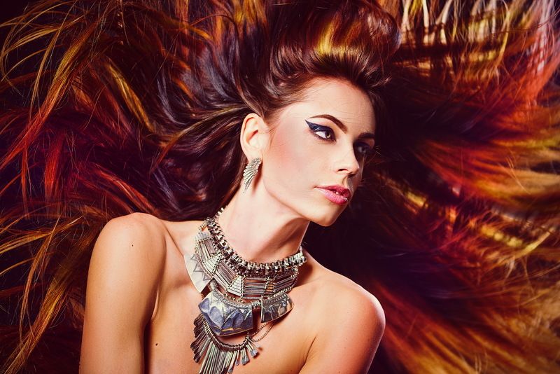 Девушка, украшения, волосы, гламур, декоративно, макияж, ветер, студия,  Она - солнцеphoto preview