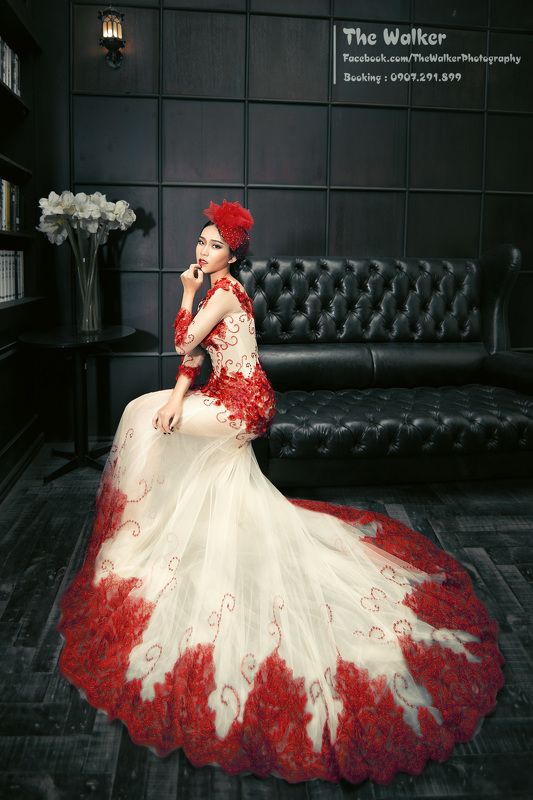 Lady in Redphoto preview