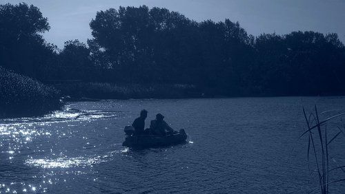 Полуденная река