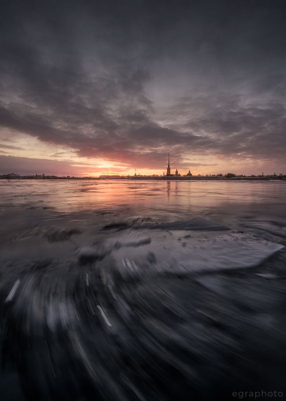 санкт-петербург, спб, россия Невский ледоходphoto preview