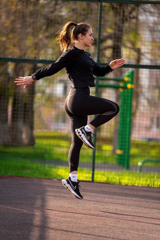 спорт фитнес тренировка весна девушка спортсменка girlphoto preview