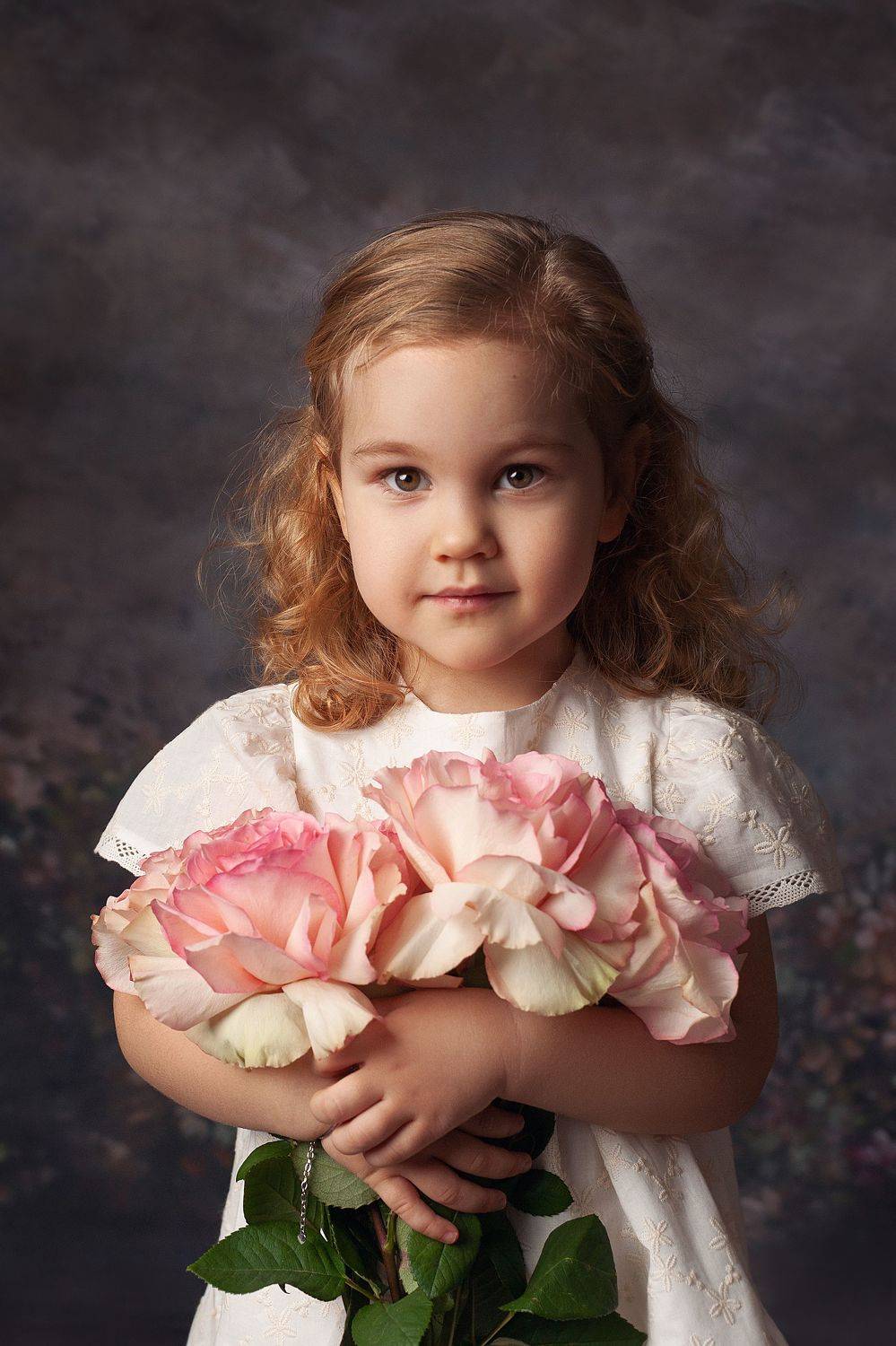love, baby, family, babyphoto, familyphoto, children, childrenphoto, childrenphotography, девочка, милашка, малышка, детский портрет, девочка с цветами, студийный портрет, портрет девочки, детская фотосессия, студийная фотосессия, фотосессия, Ману Фалько