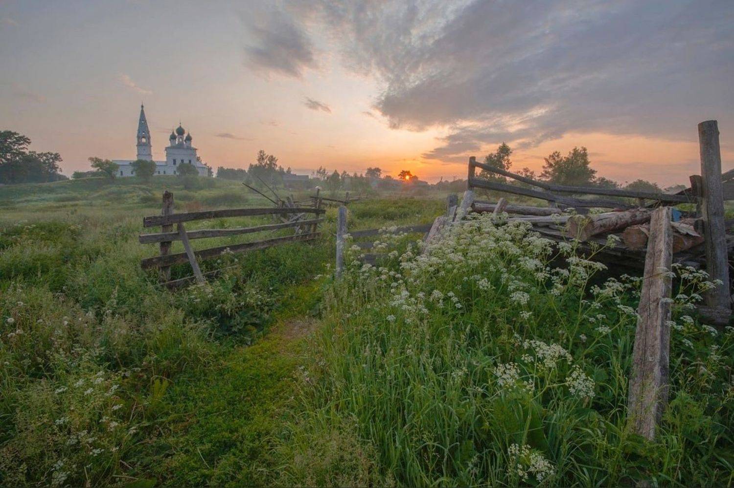 На рассвете. Автор: Петр Косых , Петр Косых