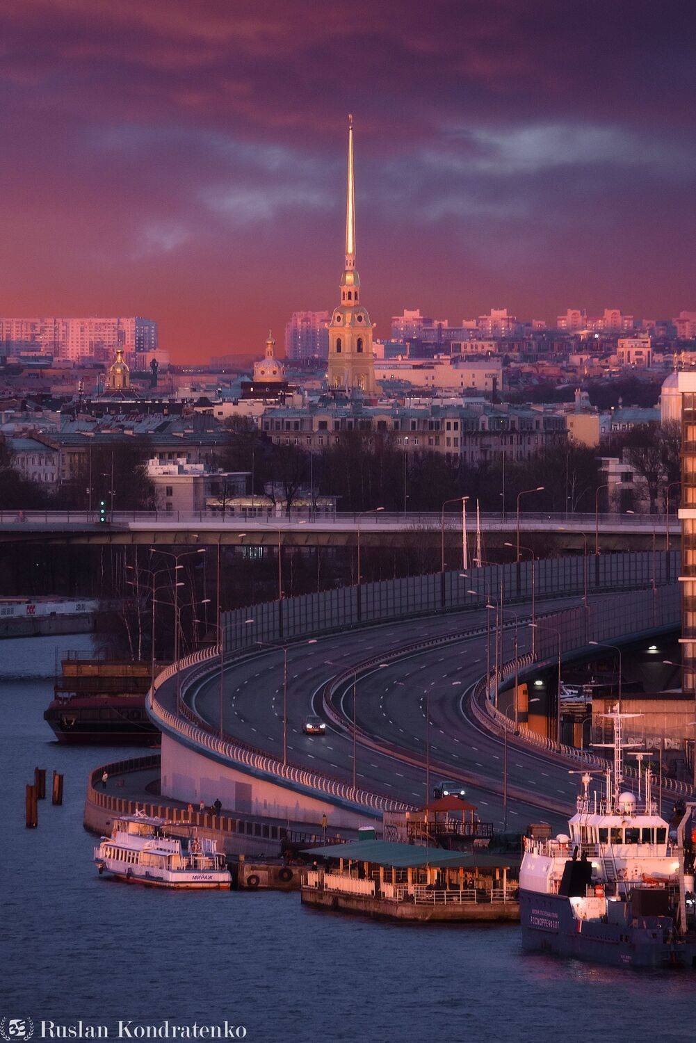 Вид на Петропавловский собор с Васильевского острова. Автор: Руслан Кондратенко санкт-петербург, петропавловский собор, петропавловская крепость, закат, прострел, Руслан Кондратенко