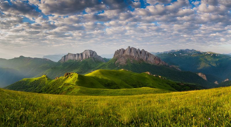 горы, Кавказ, Россия, Адыгея, Большой Тхач, Ачешбок Чертовы воротаphoto preview