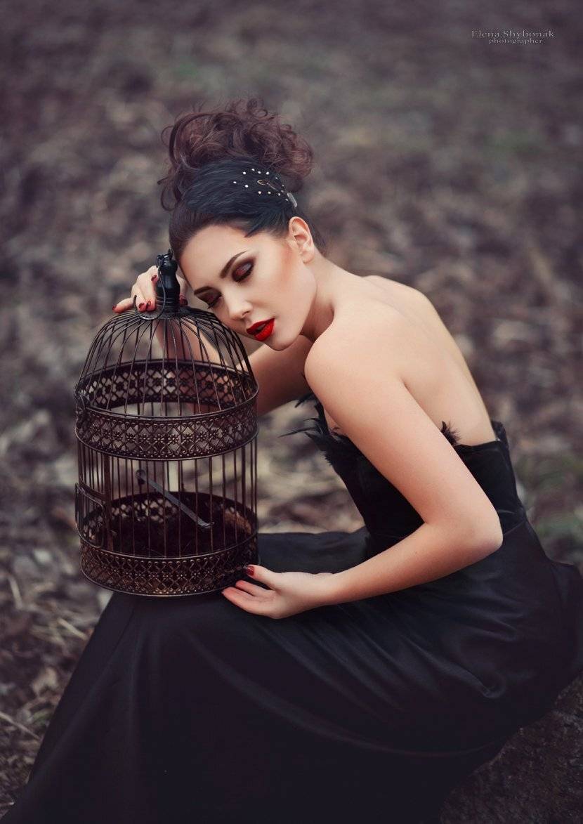 клетка, девушка, портрет, черное платье, Шиленок Елена