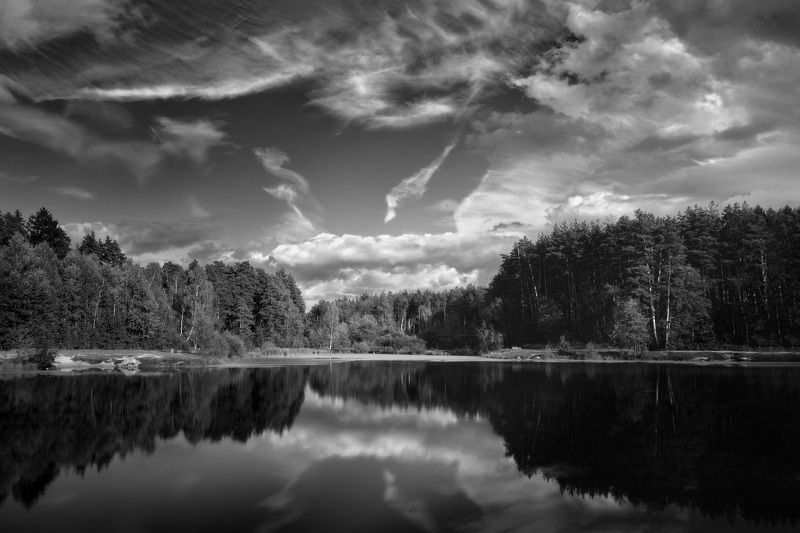 лес, озеро, небо, отражения Облака над озеромphoto preview