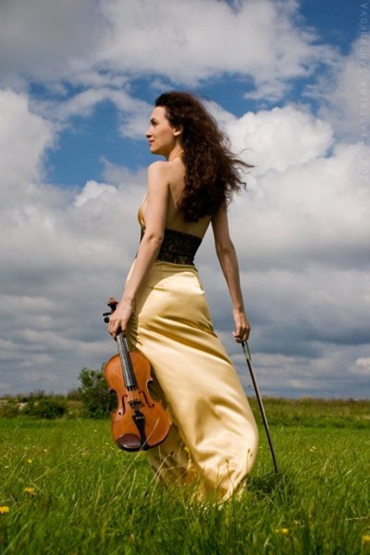 девушка, скрипка, поле, лето Екатеринаphoto preview