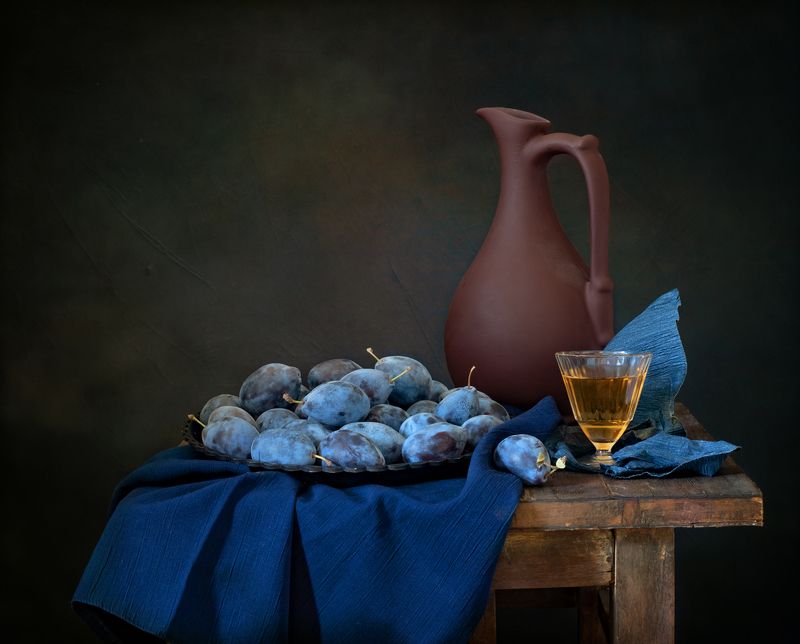 натюрморт, фрукты, сливы Вино из сливphoto preview