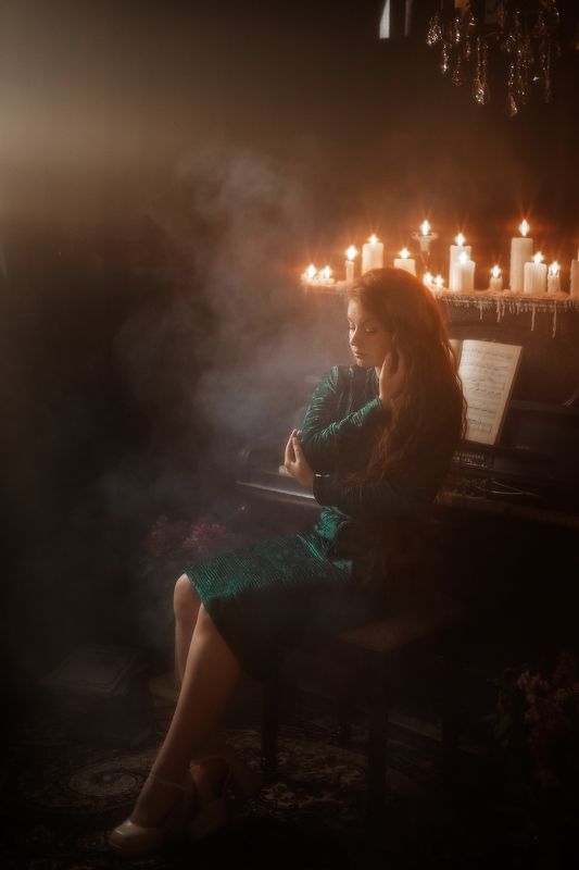 девушка, портрет, рыжие, фортепиано, низкий ключ, сказка Чувственностьphoto preview