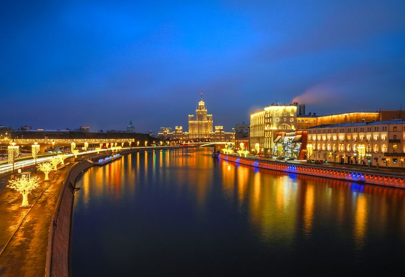 Синий часphoto preview