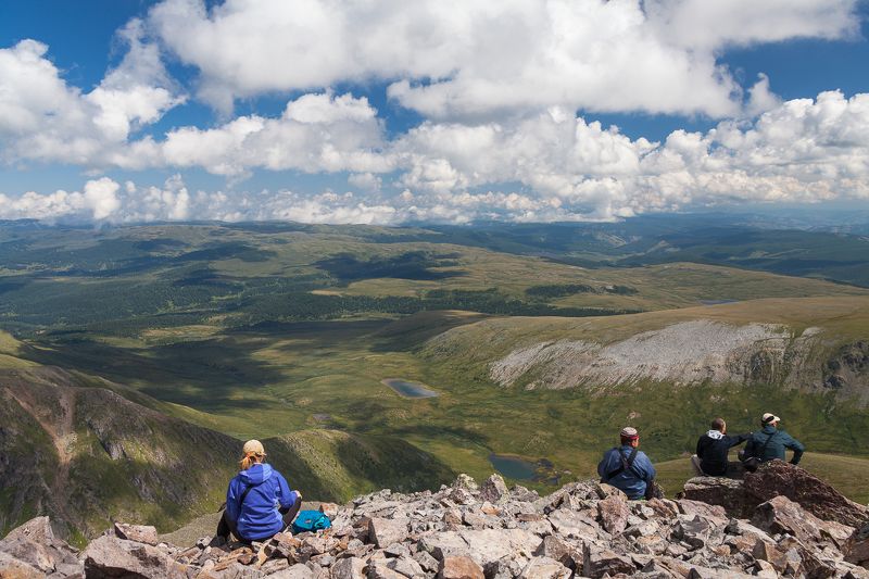 Алтай, Айгулак, горы, лето, небо Сидя на красивом холмеphoto preview