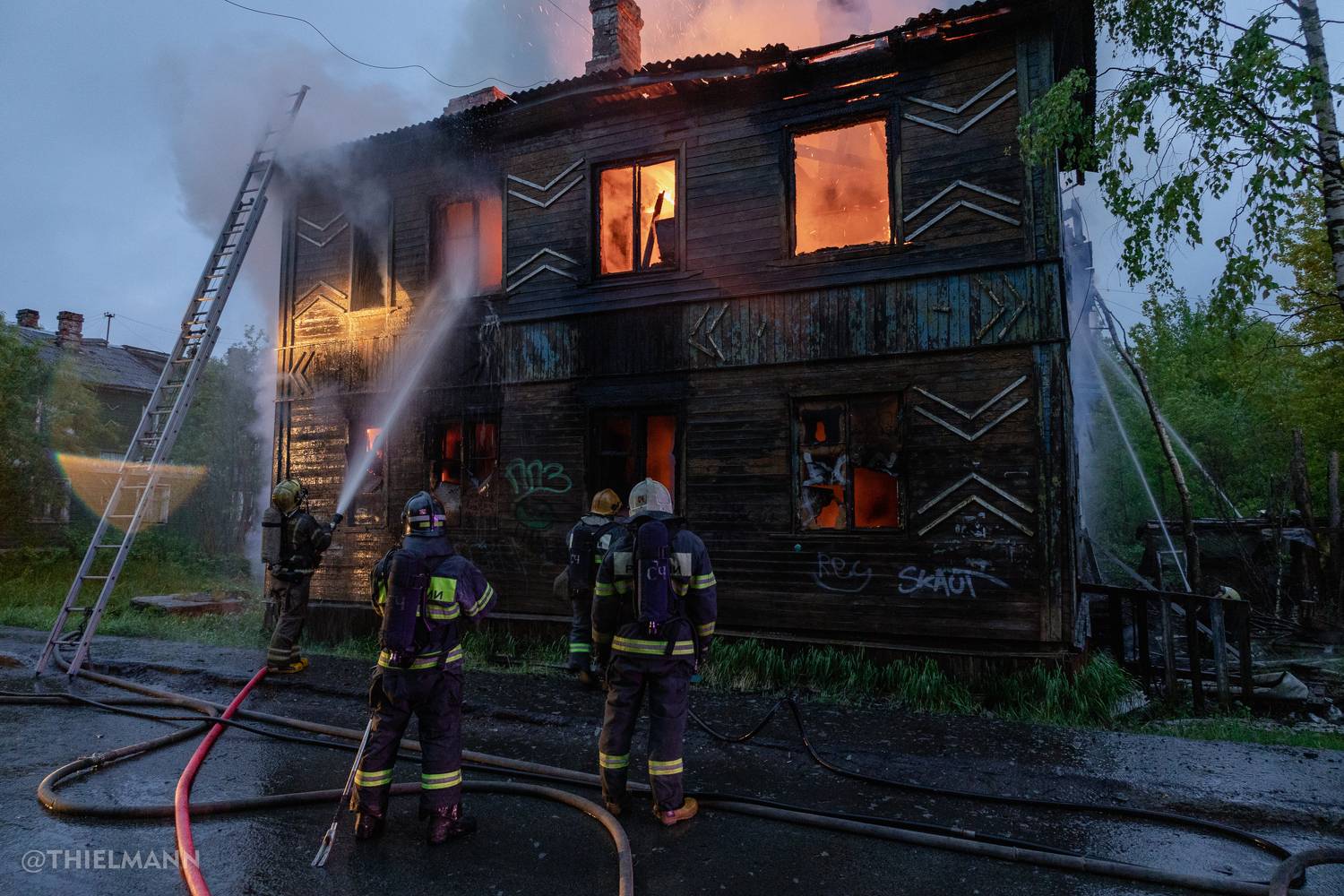 огонь, пожарные, emergency, help, save, мчс, fire, firefighter, rescue, rescuers, спасатели, дым, работа, brave, Илья Тильман