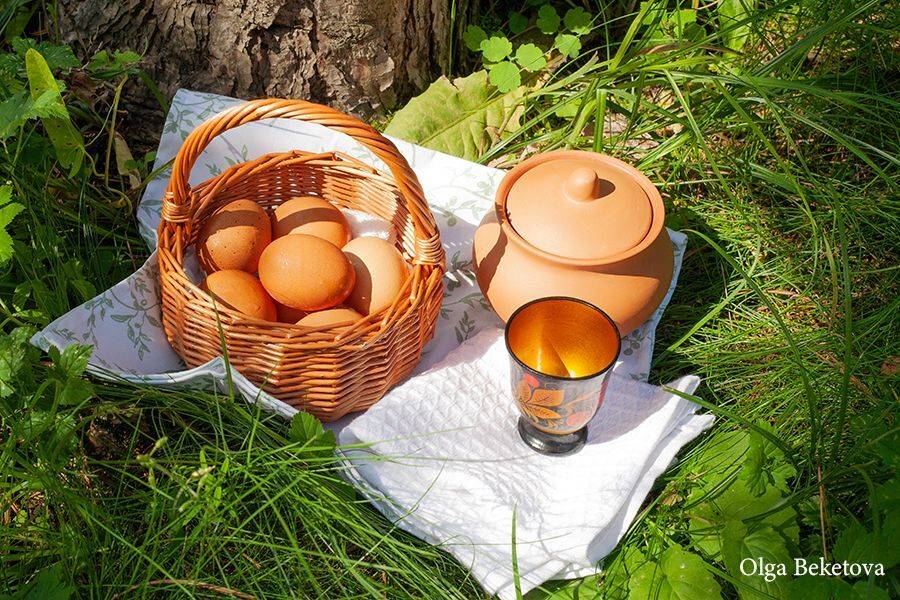 Летний натюрморт. Автор: Бекетова Ольга корзиночка, крынка, салфетки, Бекетова Ольга