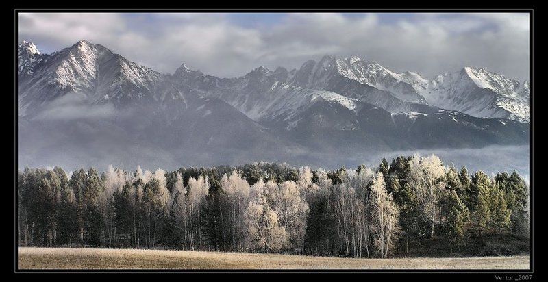 И горы словно лифт для облаковphoto preview