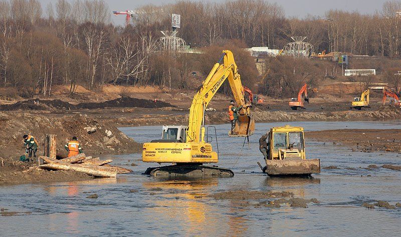 Борисовские пруды, Ремонт, Эскаватор, Раскопки А здесь будет течь... пруд.photo preview