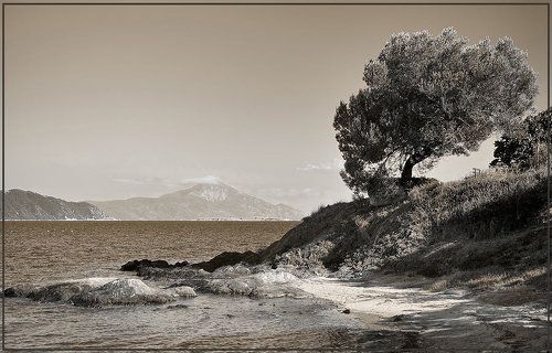вид на г. Афон с о. Амулиани