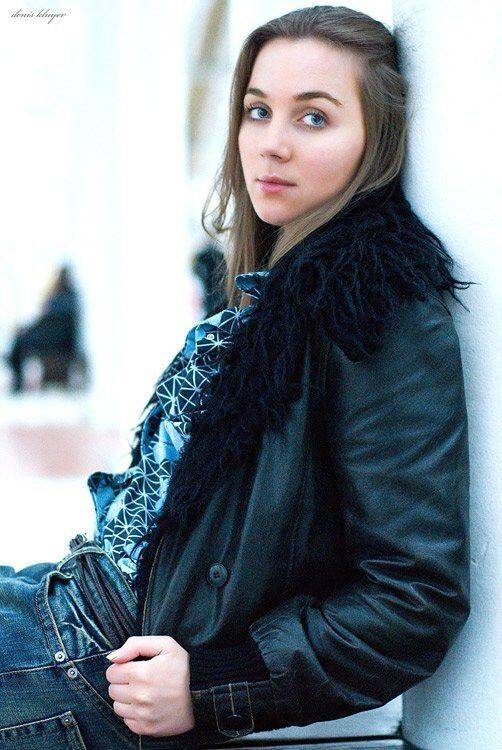 * * *. Автор: Денис Клюев портрет, мост, киевская, соня, денис клюев, Денис Клюев