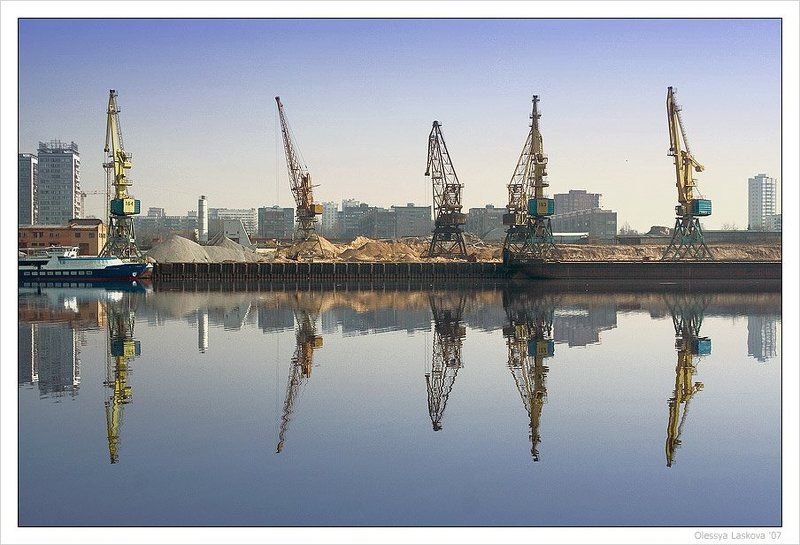 москва, тушино, северный речной порт рабочий перекур в порту =)photo preview