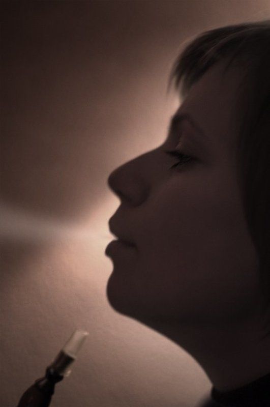 Любительница кальянаphoto preview