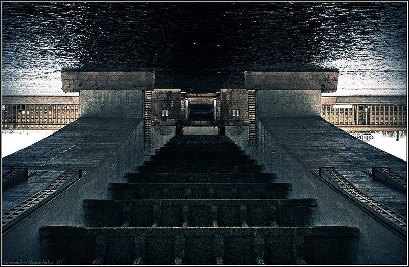 лестница, мост .на лестнице (или другая точка зрения)photo preview