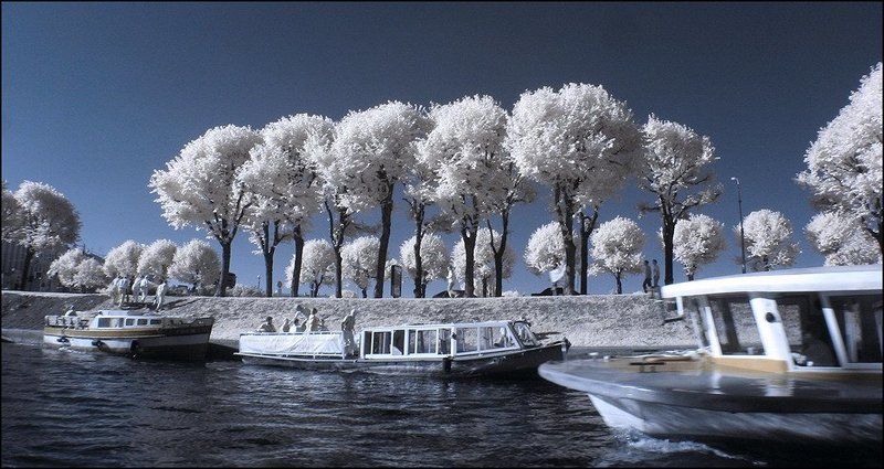 Петребург как инфракрасная Венецияphoto preview