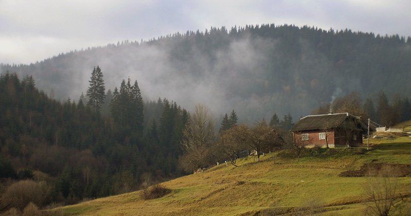 Домик в горахphoto preview