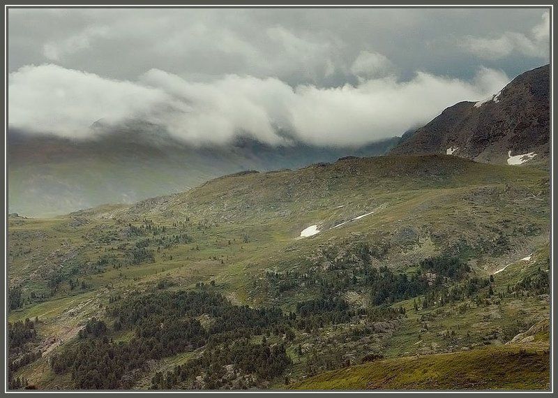 горы , облака С высоты птичьего полетаphoto preview