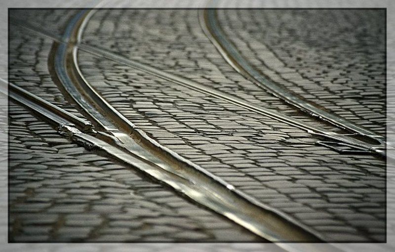 львов, трамвай, рельсы, брусчатка Львов. Особые приметыphoto preview