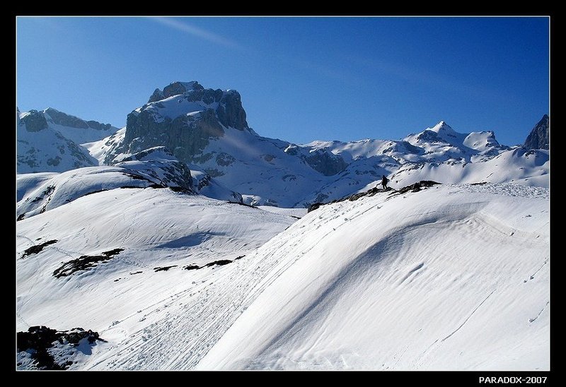 испания,кантабрийские кордильеры,горы,человек-одиночка,снег,paradox Успеть до закатаphoto preview