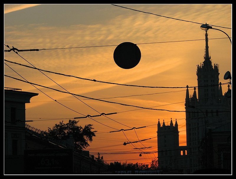 Искуственная лунаphoto preview