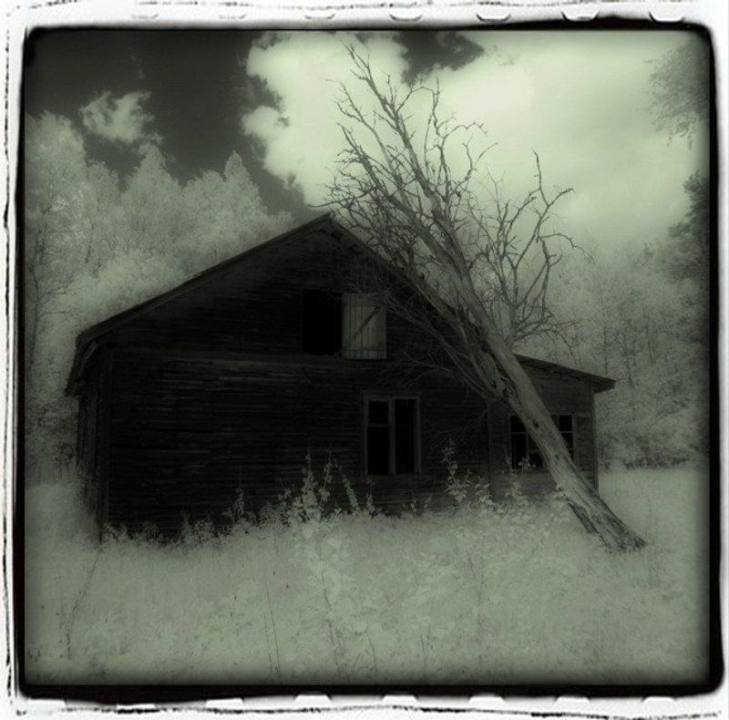 спи в заброшенном доме...photo preview