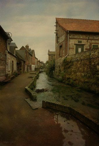 Пройтись по старой улочке..