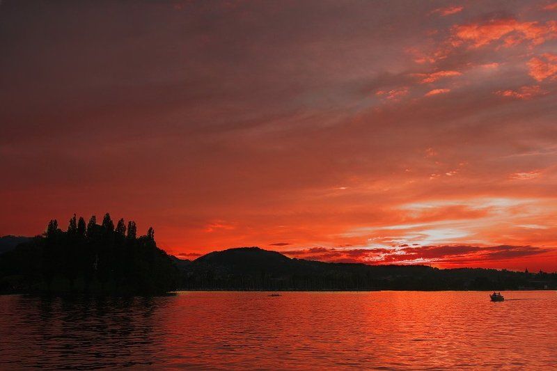 Закат над озеромphoto preview