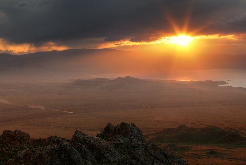 И ДОРОГА ПЫЛИТСЯ СЛЕГКА...photo preview