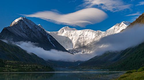 Белуха на рассвете