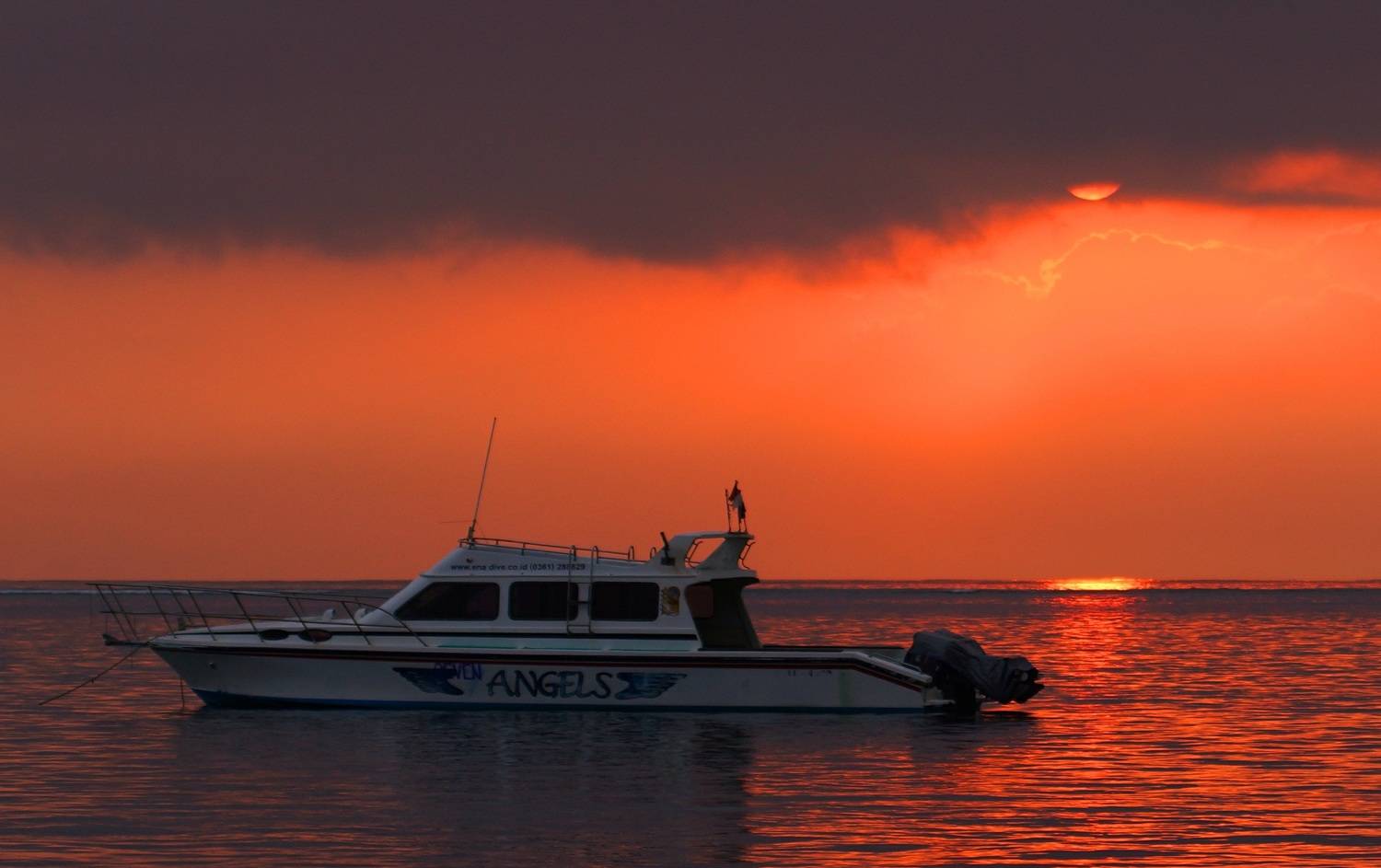 dawn, sunrise, shore, sea, ocean, sky, horizon, boat, color, light, reflection, landscape, nature, morning, bright, jukung,  Сергей Андреевич