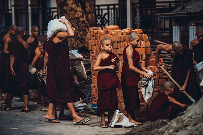 Мьянма, Мандалай Тяжёлая работаphoto preview