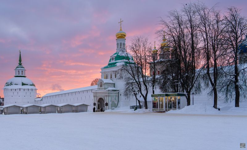 СВЯТО-ТРОИЦКАЯ СЕРГИЕВА ЛАВРАphoto preview