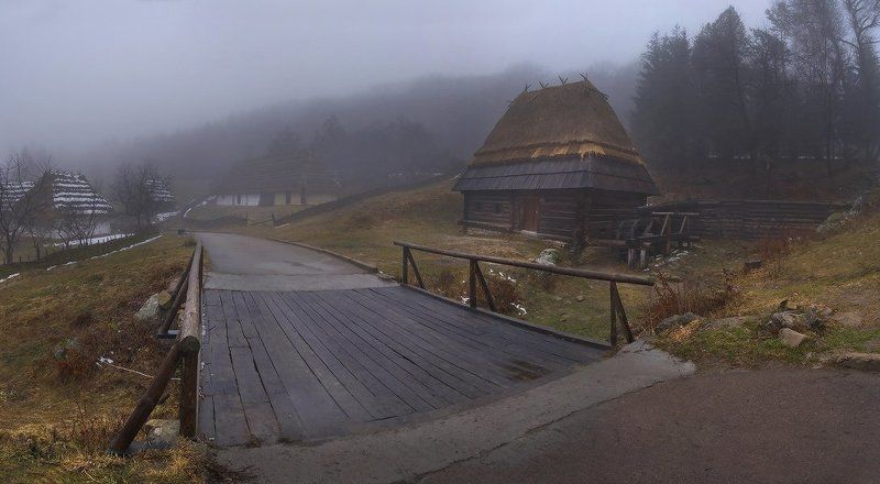 пирогово,киев,туман псевдо Карпаты... музей Пирогово, Киевphoto preview