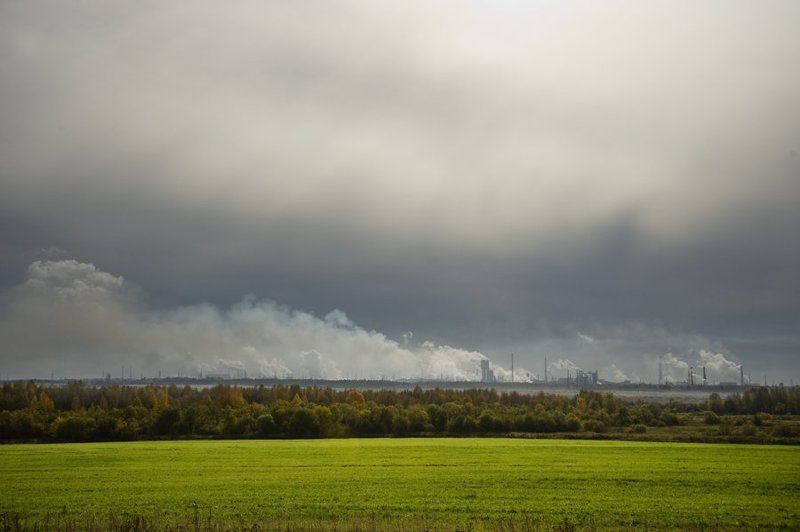 череповетский завод,металургия,дым,облака,солнце,контровик, Небесные ужасы Череповцаphoto preview