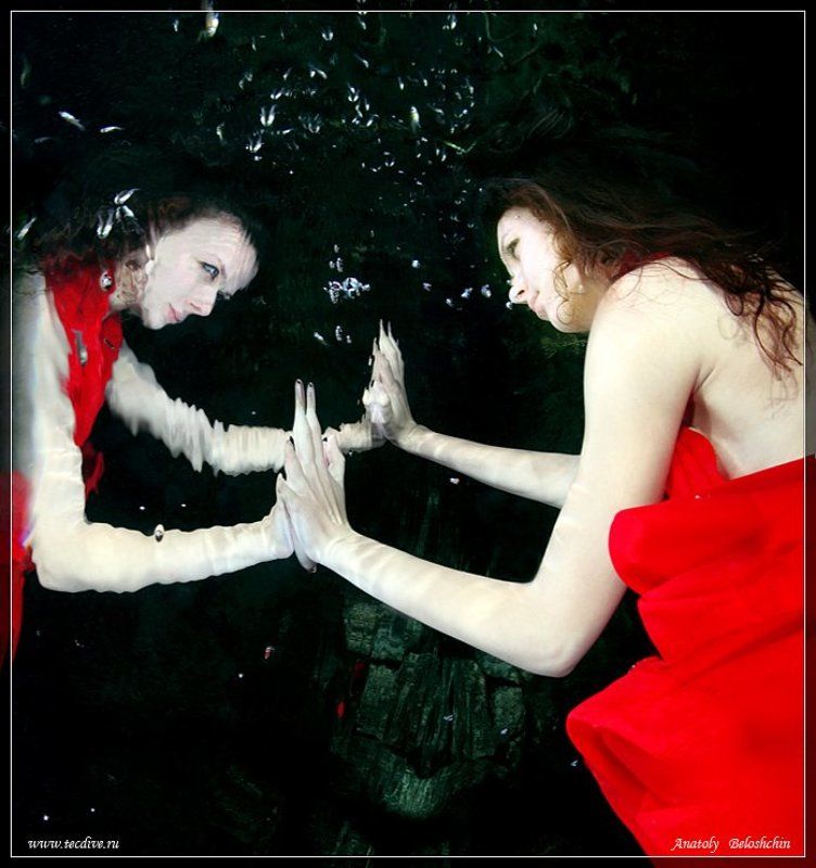 fashion, underwater, photo, cave, cristal, anatoly, beloshchin, canon, d5, mark, ii, dances, seacam The World behind the looking-glass (подводное фото)photo preview