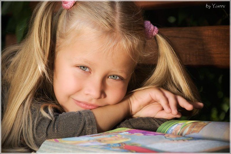 девочка, книга, чтение, знания, картинки, любознательность Соня и книгаphoto preview