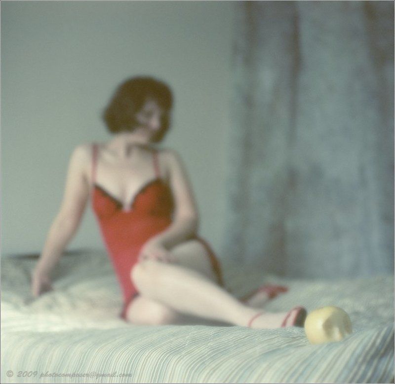 портрет, pilgrim, девушка, kiev-60, fujifilm provia, cross processing Прежде чем завянуть, дай себя сорвать...photo preview