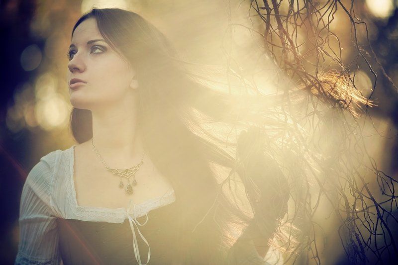 девушка, портрет, свет, ветка, сказка, осень Слушай осень...photo preview